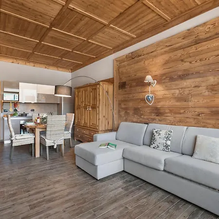 Charming Sportinia - Happy *