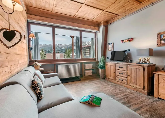 Charming Sportinia - Happy